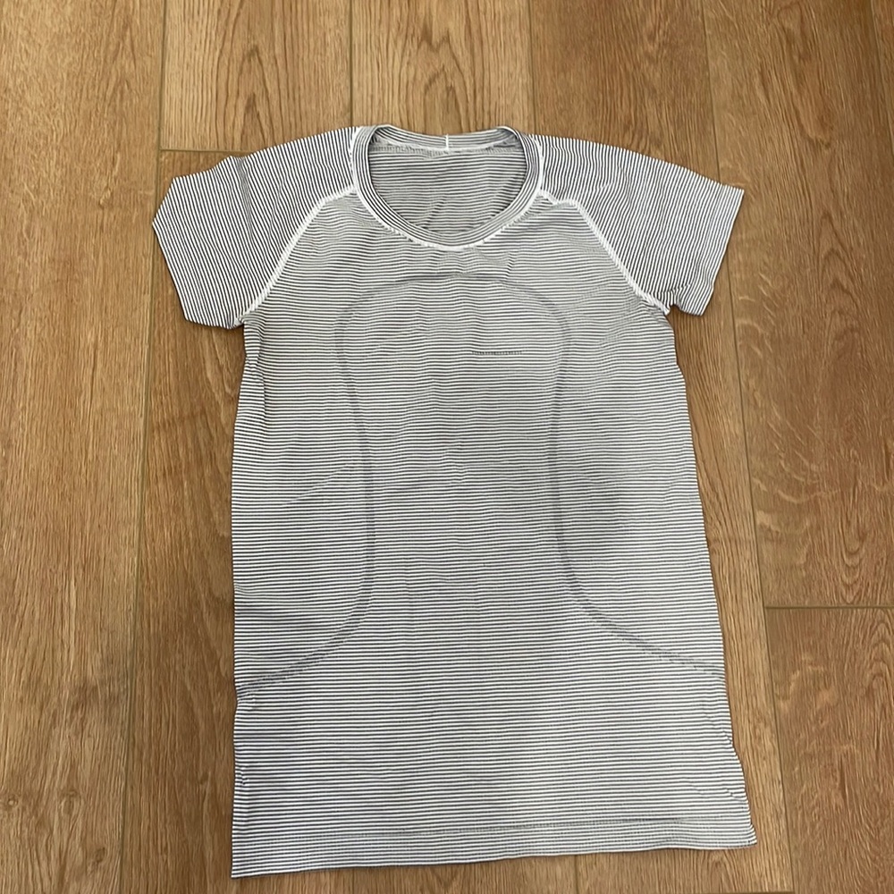 Lululemon swiftly tee
